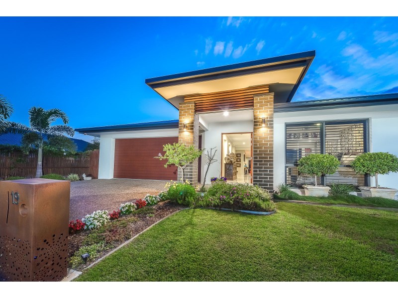 19 Kalgoorlie Street, Pimpama QLD 4209
