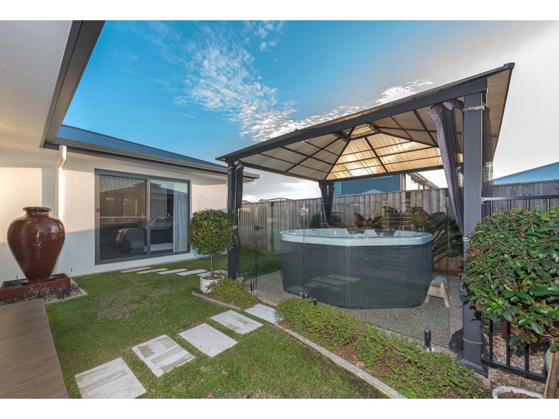 19 Kalgoorlie Street, Pimpama QLD 4209