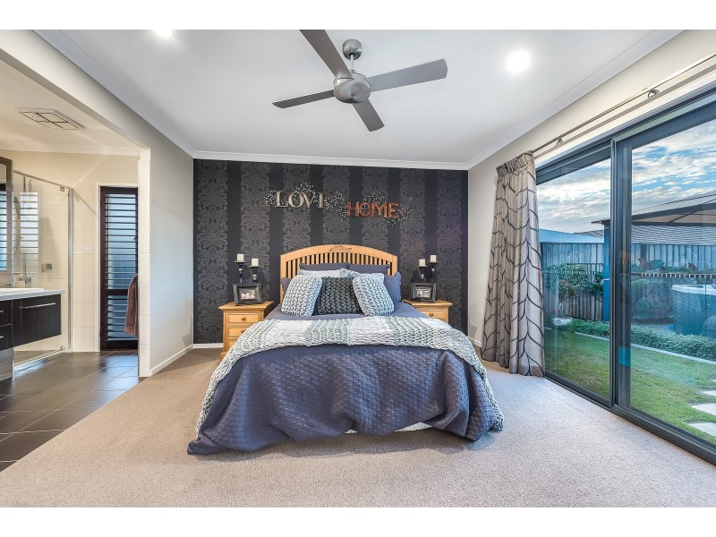 19 Kalgoorlie Street, Pimpama QLD 4209