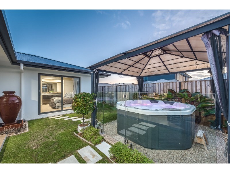 19 Kalgoorlie Street, Pimpama QLD 4209