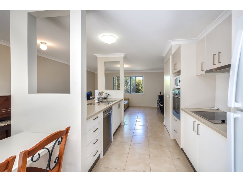 1/24 Faraday Crescent, Pacific Pines QLD 4211