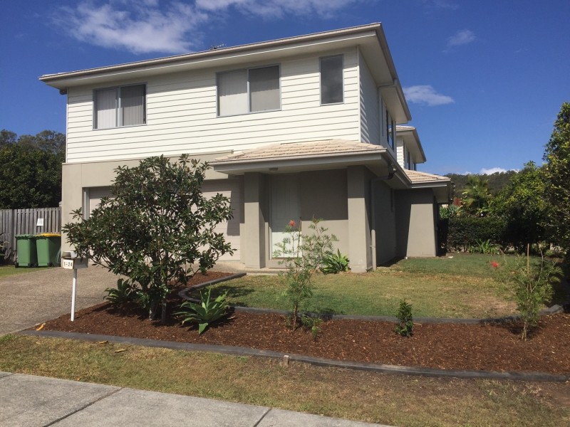 1/24 Faraday Crescent, Pacific Pines QLD 4211