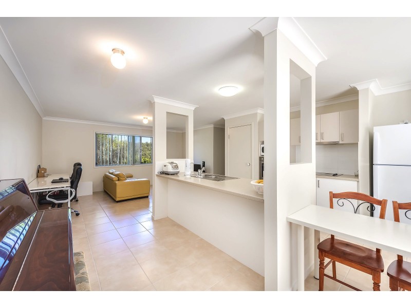 1/24 Faraday Crescent, Pacific Pines QLD 4211