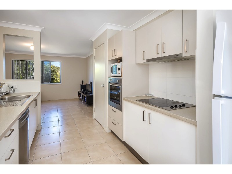 1/24 Faraday Crescent, Pacific Pines QLD 4211