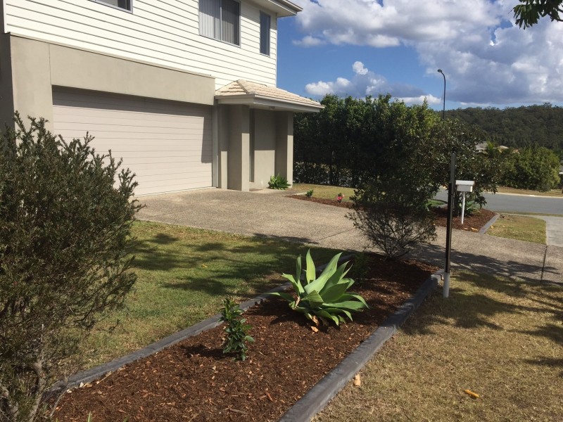 1/24 Faraday Crescent, Pacific Pines QLD 4211