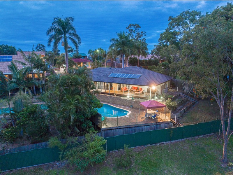 8 Leura Place, Helensvale QLD 4212