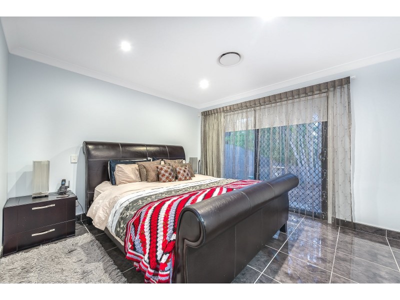 8 Leura Place, Helensvale QLD 4212