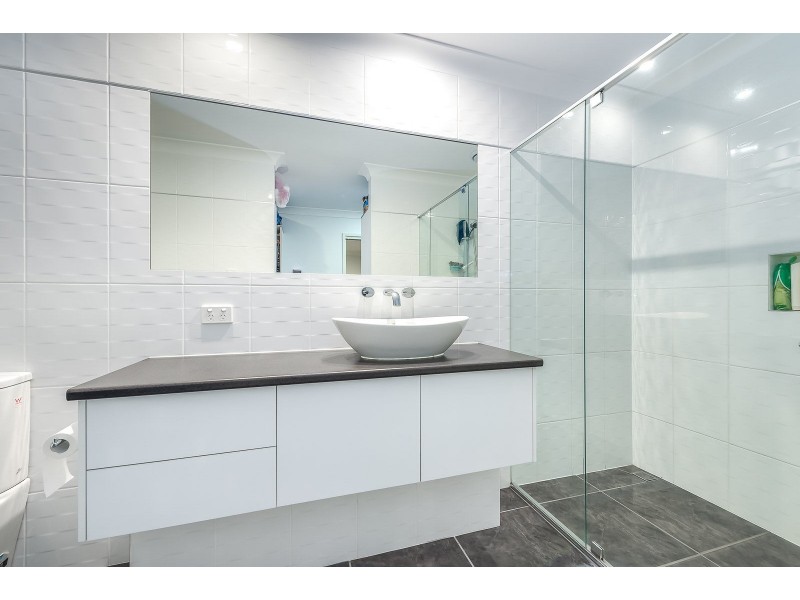 8 Leura Place, Helensvale QLD 4212