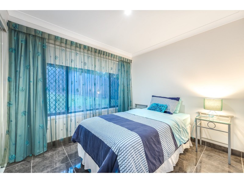 8 Leura Place, Helensvale QLD 4212