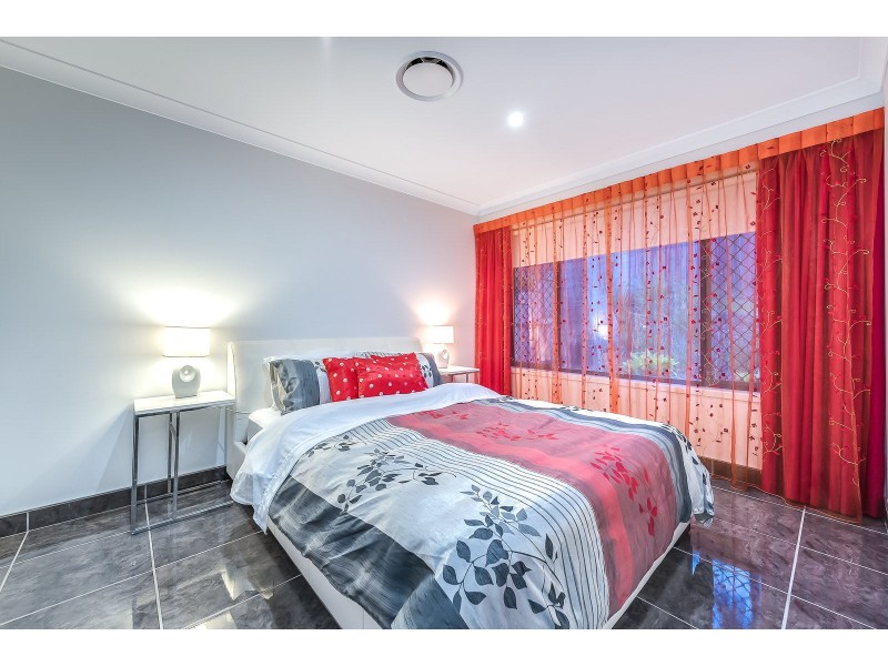 8 Leura Place, Helensvale QLD 4212