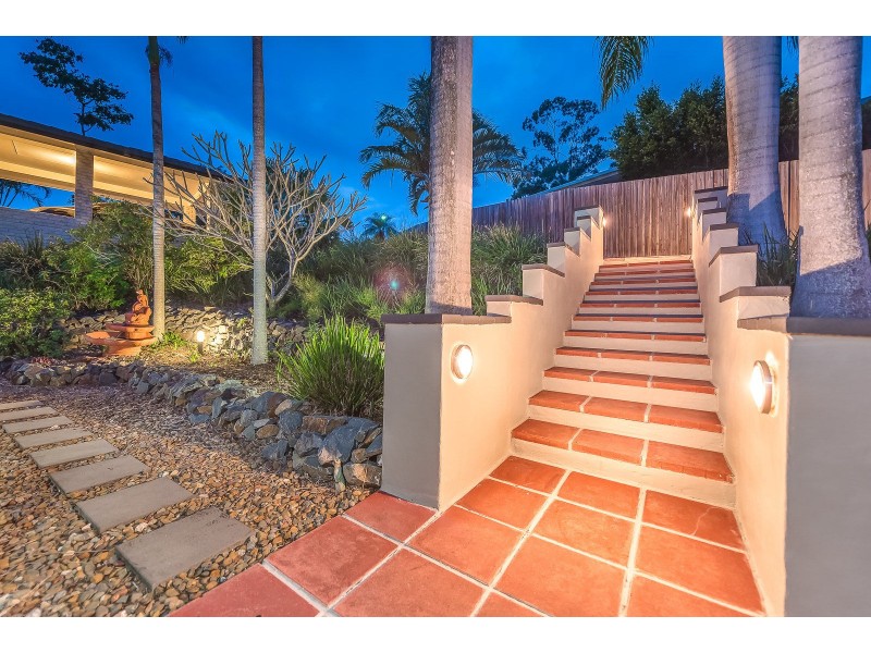 8 Leura Place, Helensvale QLD 4212