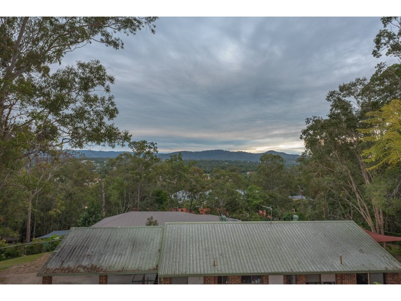 8 Leura Place, Helensvale QLD 4212