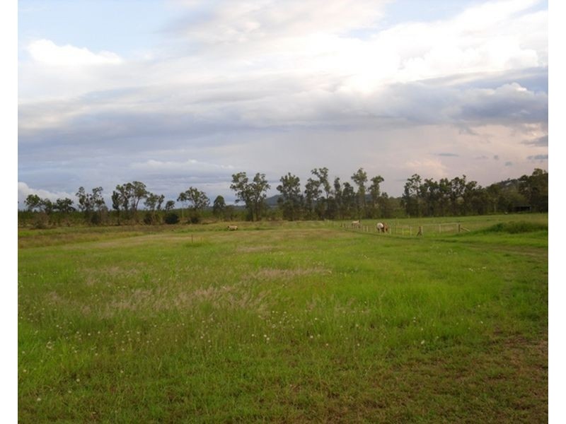 64 Selwyn Road, Esk QLD 4312