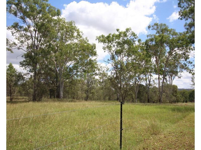 64 Selwyn Road, Esk QLD 4312