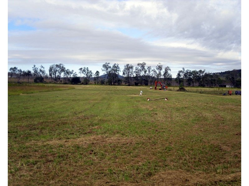 64 Selwyn Road, Esk QLD 4312