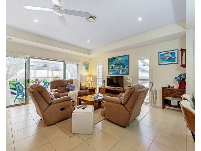 192/1 Halcyon Way, Hope Island QLD 4212