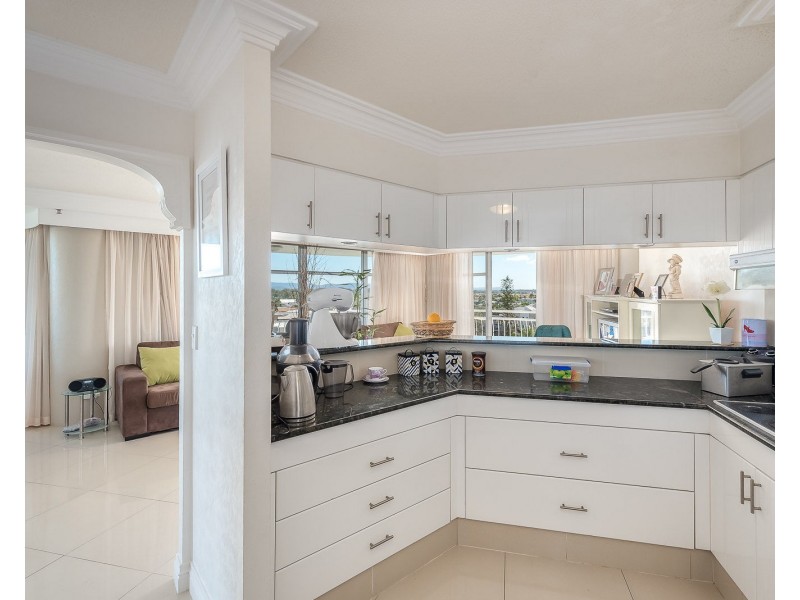 16/5 Bayview Street, Runaway Bay QLD 4216