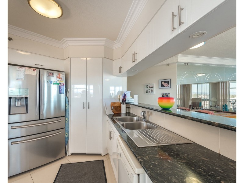 16/5 Bayview Street, Runaway Bay QLD 4216