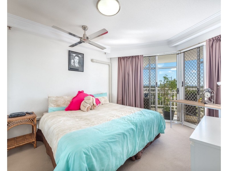 16/5 Bayview Street, Runaway Bay QLD 4216