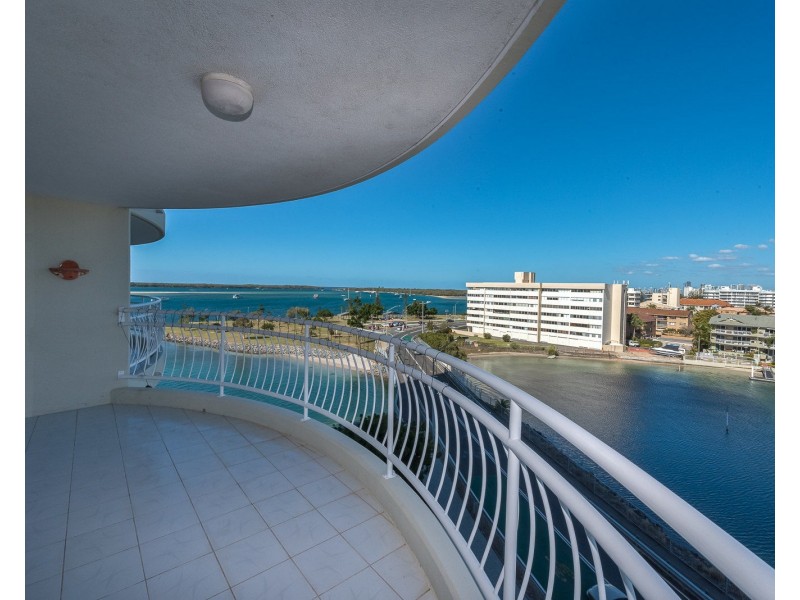 16/5 Bayview Street, Runaway Bay QLD 4216