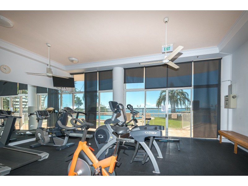 16/5 Bayview Street, Runaway Bay QLD 4216