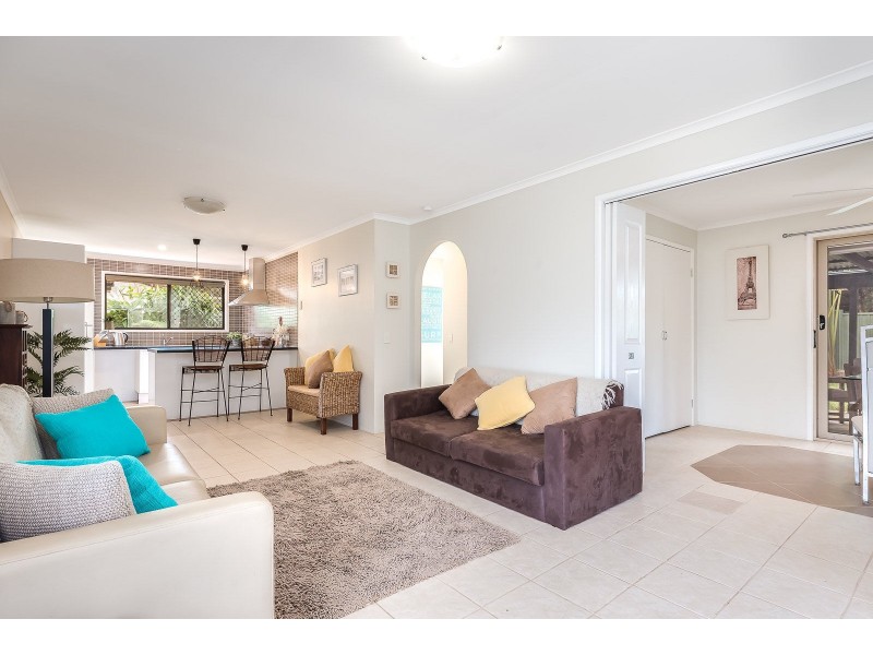 2/8 Telopea Street, Labrador QLD 4215