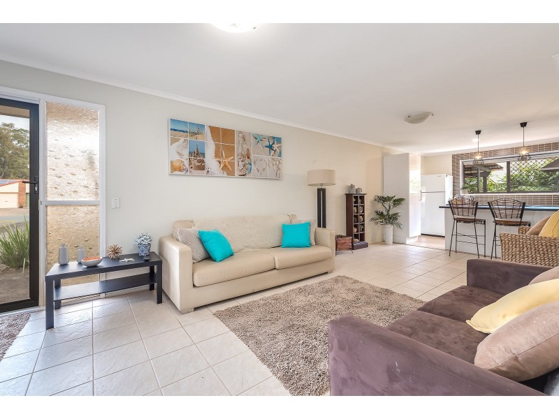 2/8 Telopea Street, Labrador QLD 4215