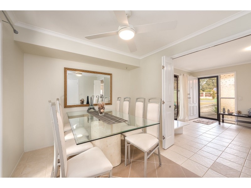 2/8 Telopea Street, Labrador QLD 4215