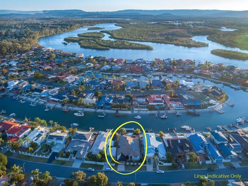 26 Seaspray Street, Paradise Point QLD 4216