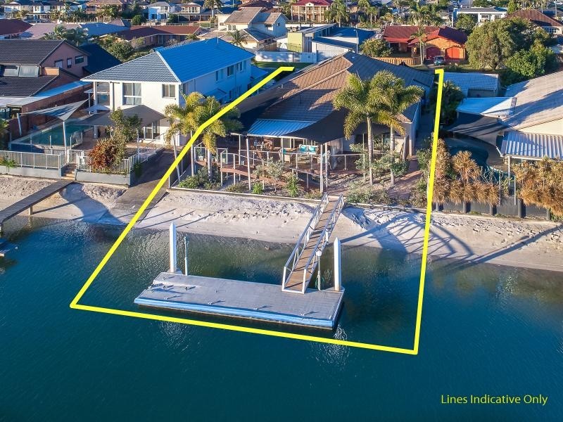 26 Seaspray Street, Paradise Point QLD 4216