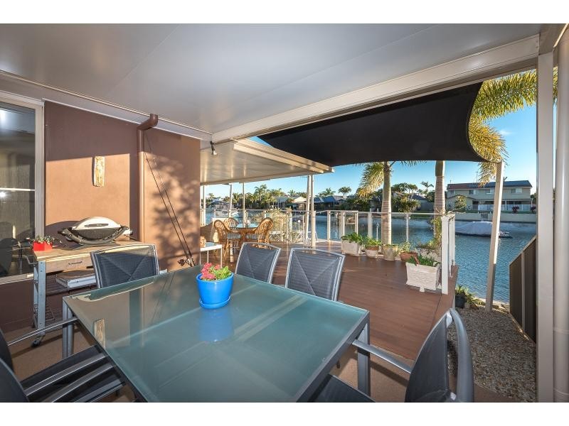26 Seaspray Street, Paradise Point QLD 4216