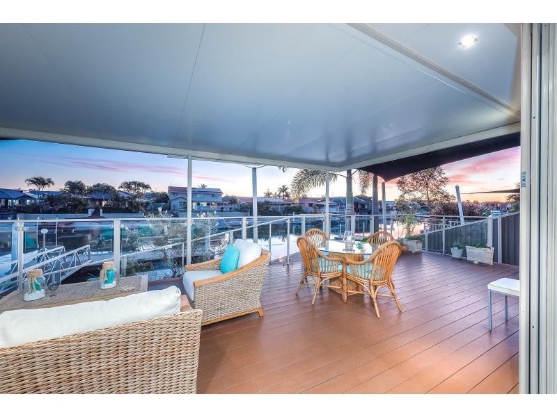 26 Seaspray Street, Paradise Point QLD 4216