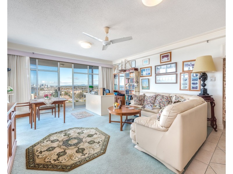 15C/5 Bayview Street, Runaway Bay QLD 4216