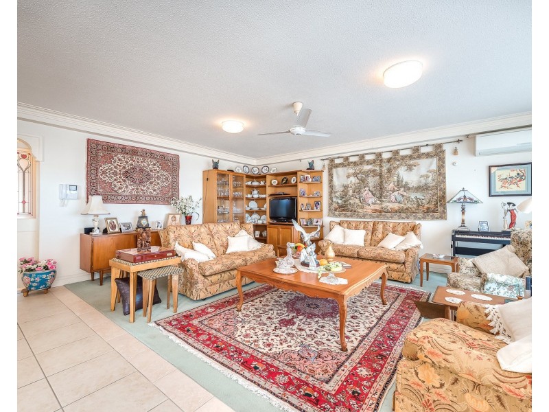 15C/5 Bayview Street, Runaway Bay QLD 4216