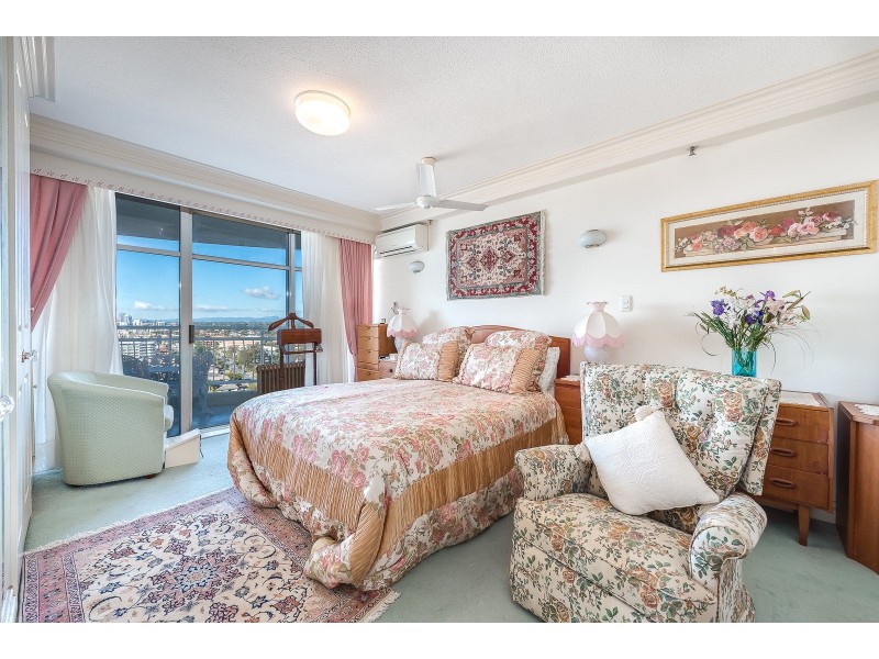 15C/5 Bayview Street, Runaway Bay QLD 4216