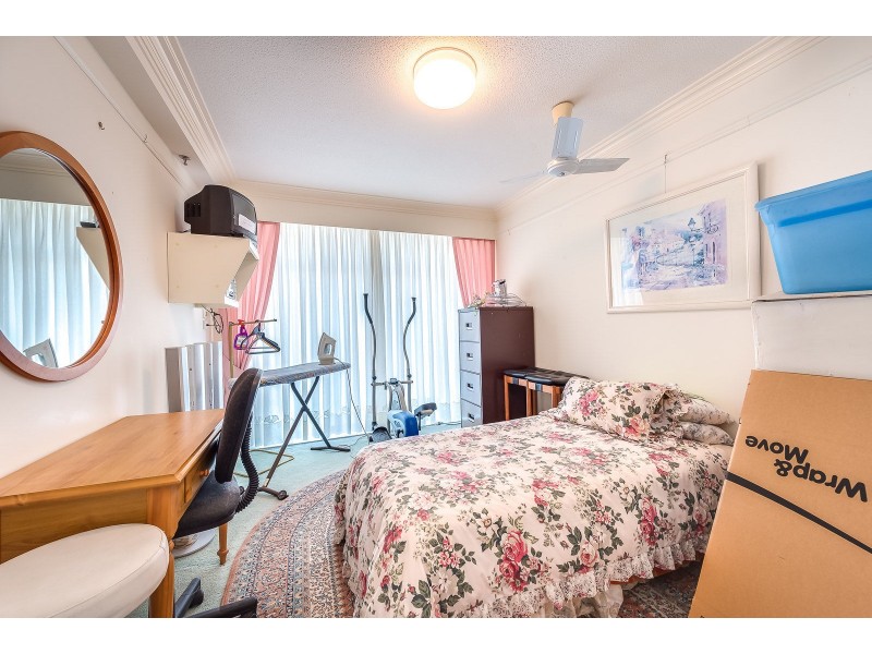 15C/5 Bayview Street, Runaway Bay QLD 4216