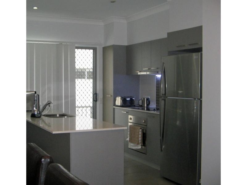 10/12 Bayview Street, Runaway Bay QLD 4216