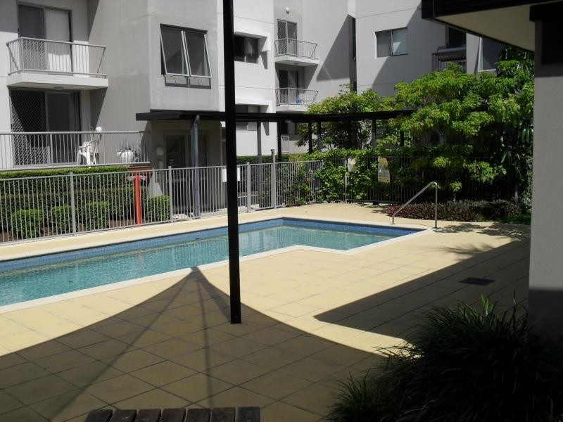 10/12 Bayview Street, Runaway Bay QLD 4216