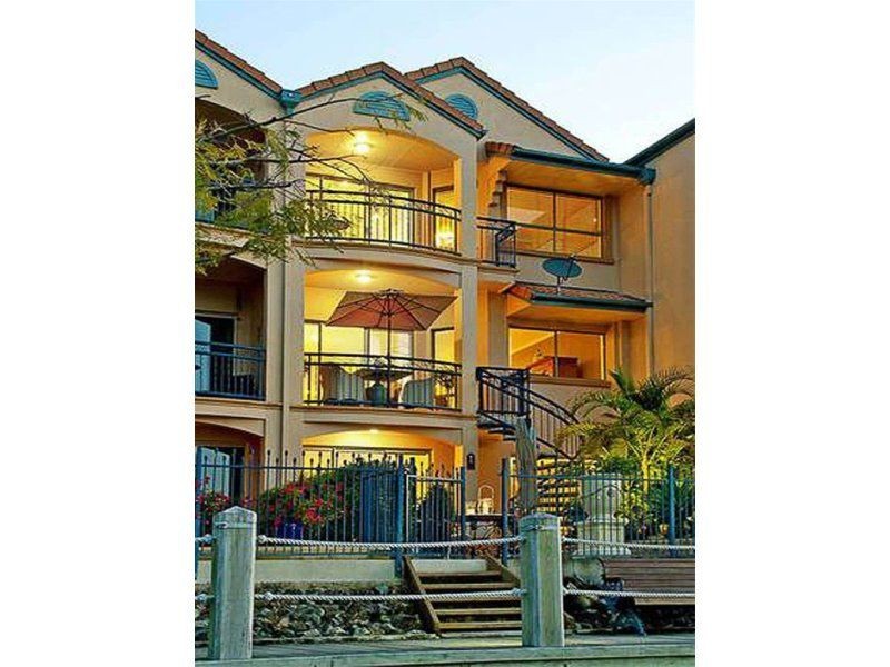 Hope Island QLD 4212