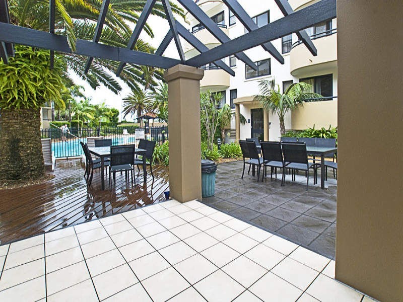 Labrador QLD 4215