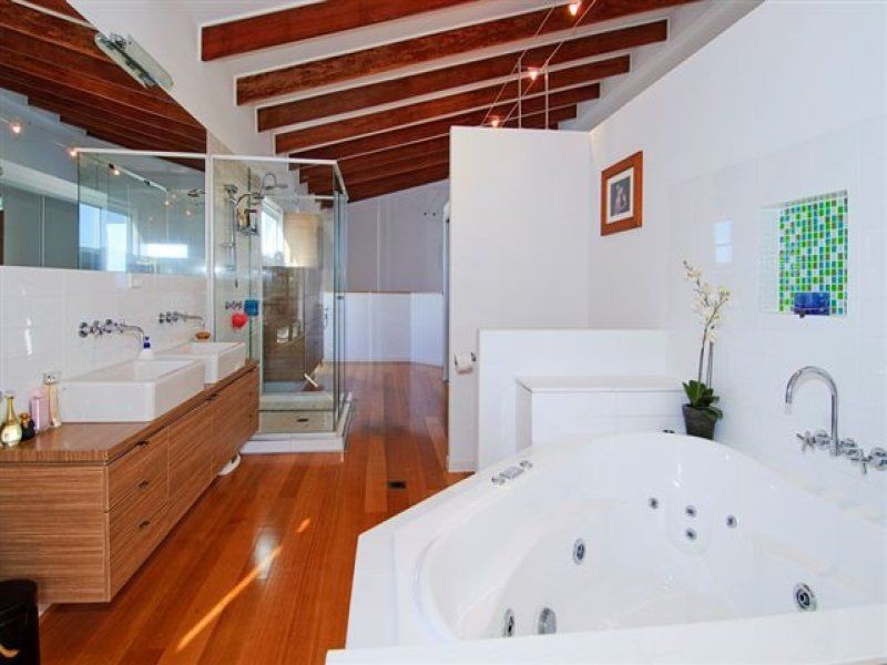 Paradise Point QLD 4216