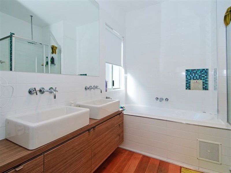 Paradise Point QLD 4216