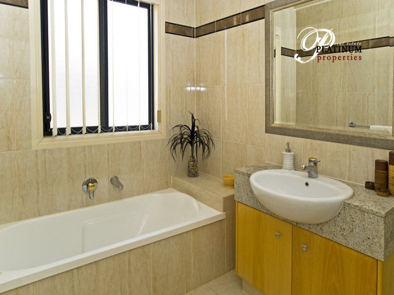 Hope Island QLD 4212