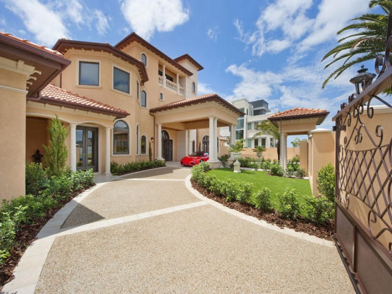 Sovereign Islands QLD 4216