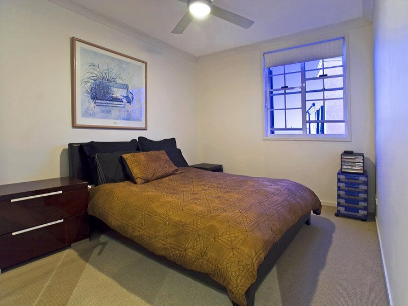 Carrara QLD 4211