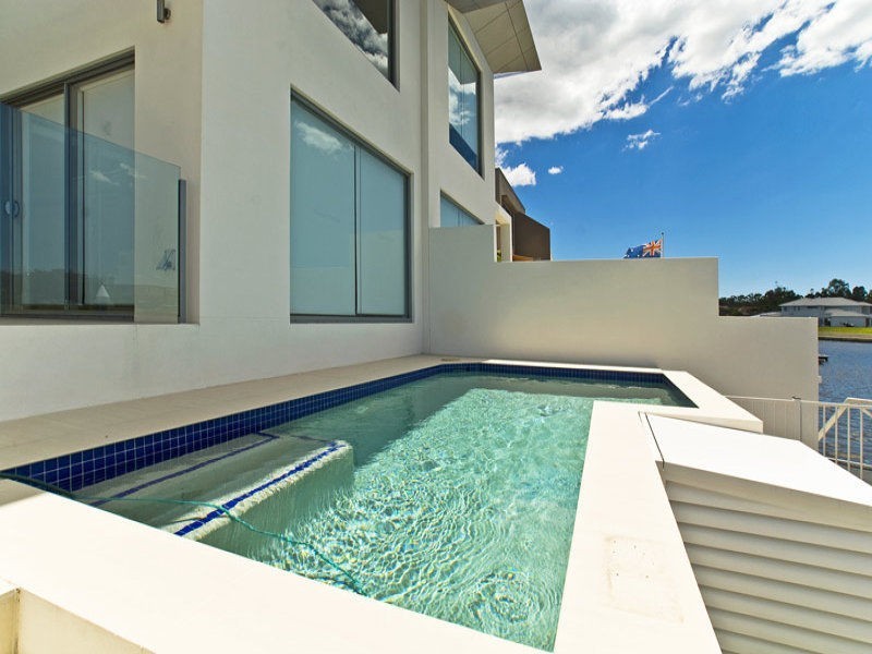 2/19 South Quay Drive, Biggera Waters QLD 4216
