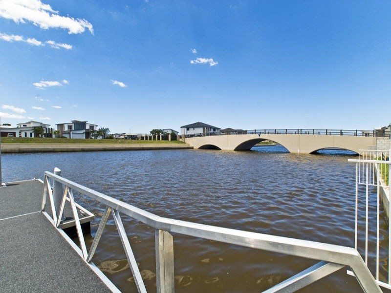 2/19 South Quay Drive, Biggera Waters QLD 4216