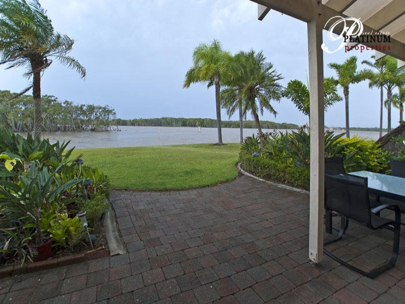 Villa 6/81 Boykambil Esplanade, Hope Island QLD 4212