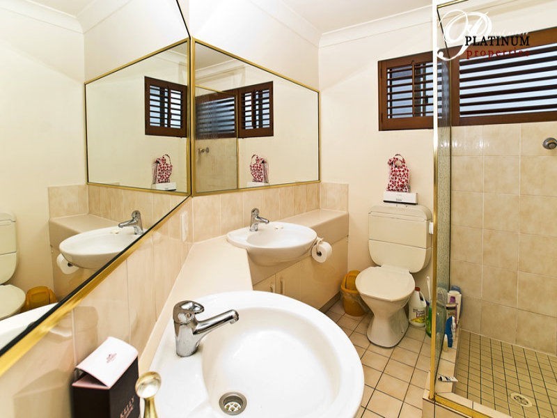 Villa 6/81 Boykambil Esplanade, Hope Island QLD 4212
