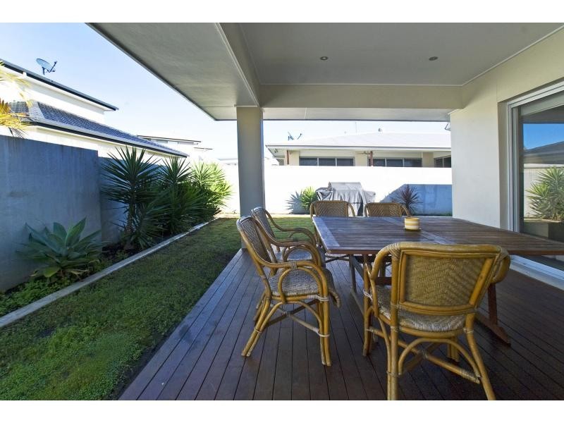 Hope Island QLD 4212